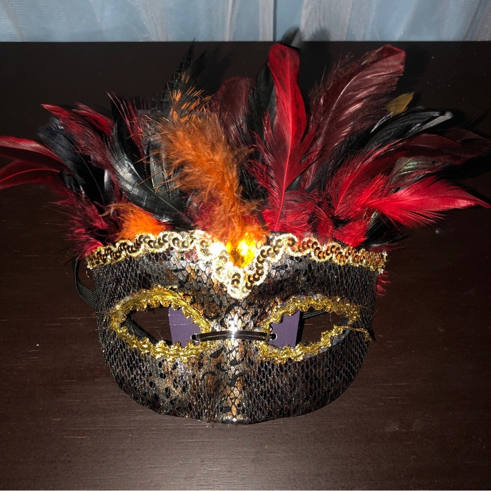 Poshmark: NEW Amscan Animal Instinct Feather Mask Gold Black Sequins Masquerade